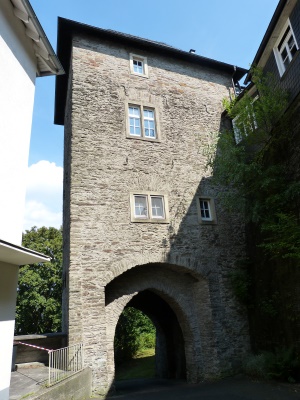 die Marburger Pforte - freier Zugang zur Anlage des Oberen Schlosses