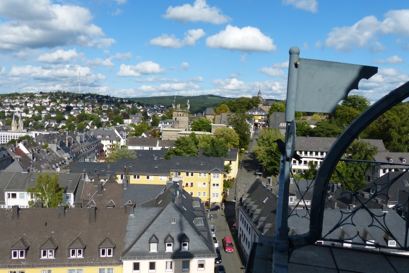 Blick auf das Obere Schloss und den Giersberg
