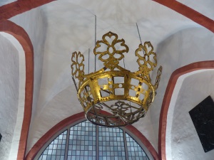 das Original-Krönchen im Kircheneingang