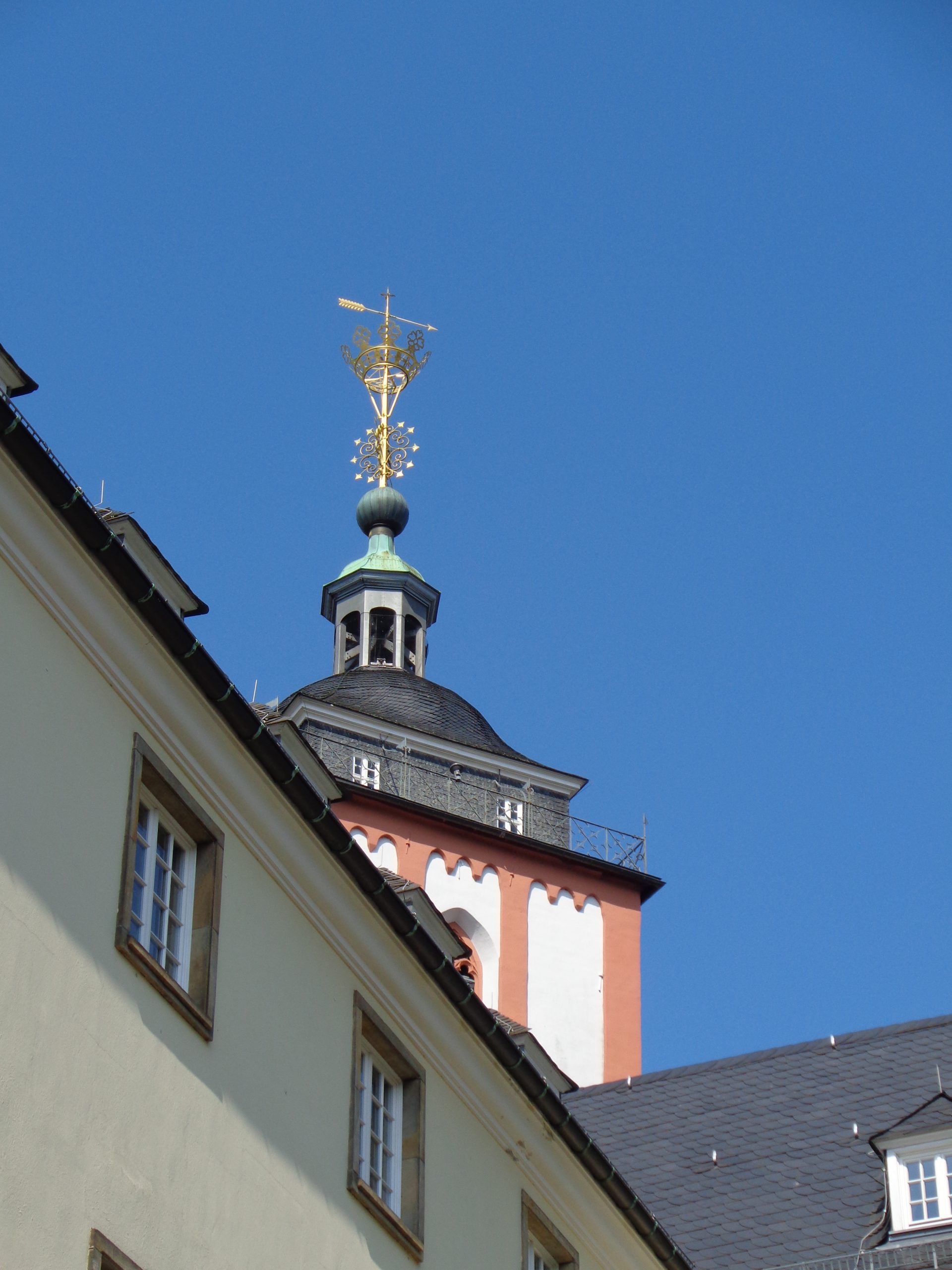 das erneuerte Krönchen